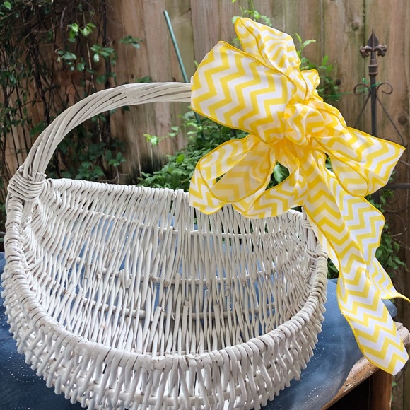 White Egg Shaped Basket with handle and Yellow Bow - Picture 8 of 8